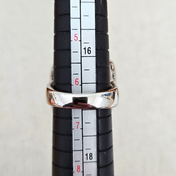 Pave Rhinestone Cocktail Ring Size 6.5 - Picture 5 of 6